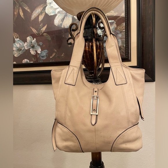 b. makowsky Handbags - B. Makowsky please check all picture of condition, pictures are my description